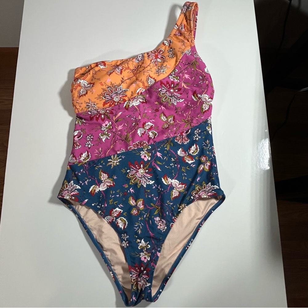 Cupshe NWT Pink and Orange Floral One Shoulder One Piece Swimsuit Size Med